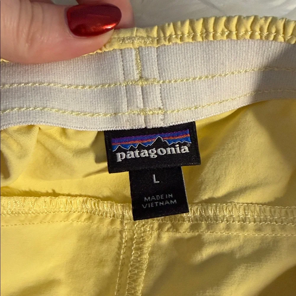 Patagonia Crest Yellow Baggies - Picture 5 of 8